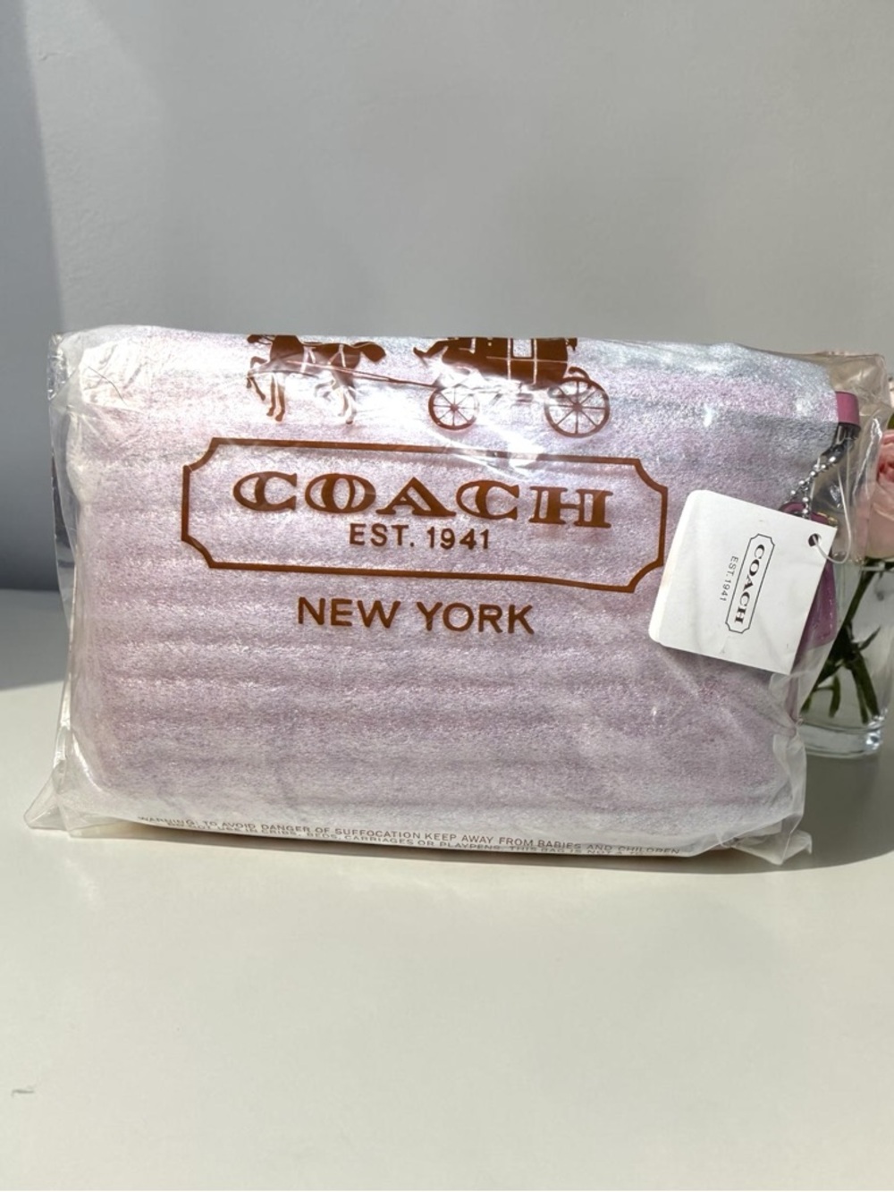 Coach Pink Patent Embossed Wristlet Signature C Zip Pouch NWT - Giftable 💕 - Picture 13 of 13